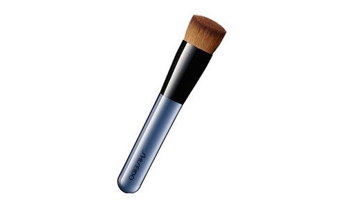 SHISEIDO Foundation brush 131 — кисть для нанесения тональных средств