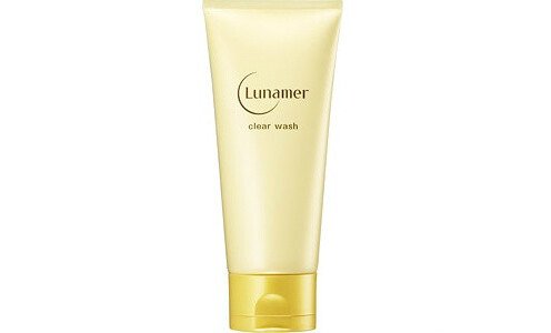 FUJIFILM Lunamer Clear Wash — пенка для умывания.