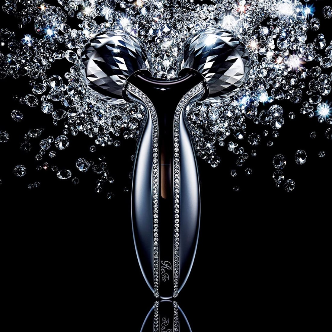 Массажер в дизайне Swarovski — MTG ReFa Carat Crystal Limited Edition
